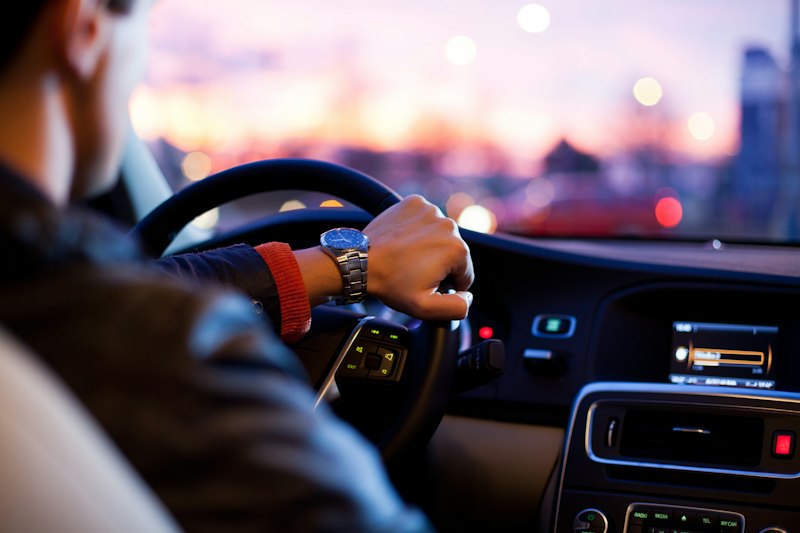 M&atilde;os no volante &mdash; orienta&ccedil;&atilde;o educativa sobre habilita&ccedil;&atilde;o
